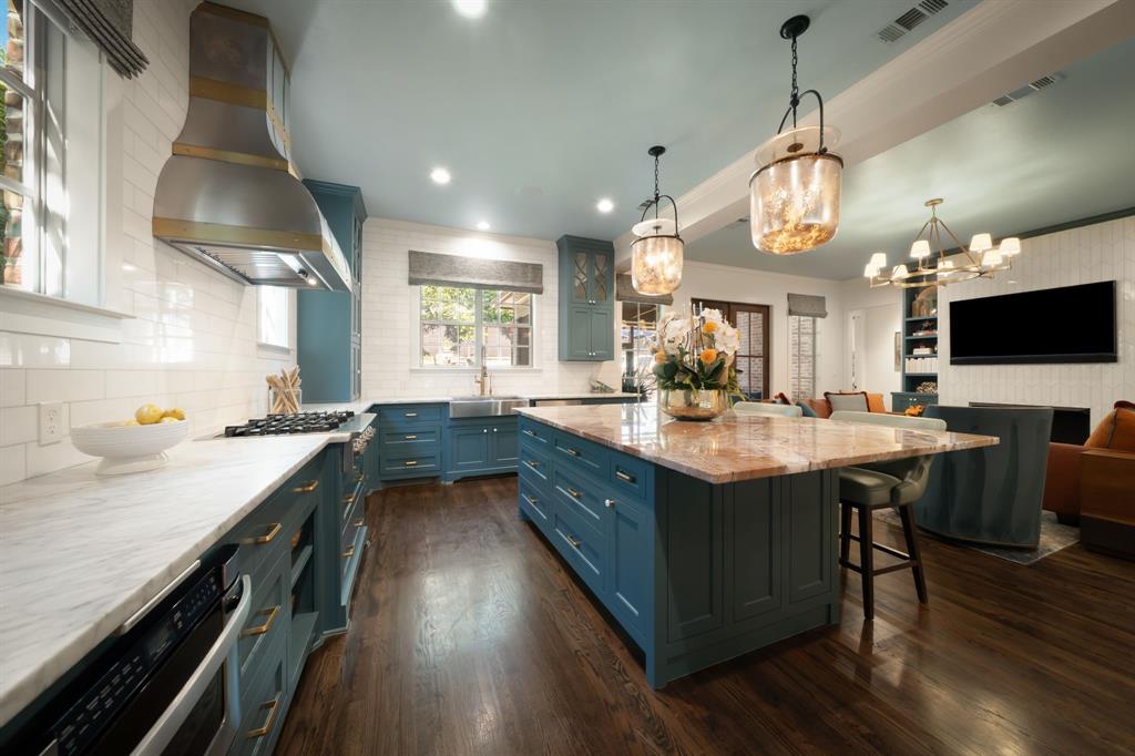 9319 E Lake Highlands Drive, Dallas, TX 75218