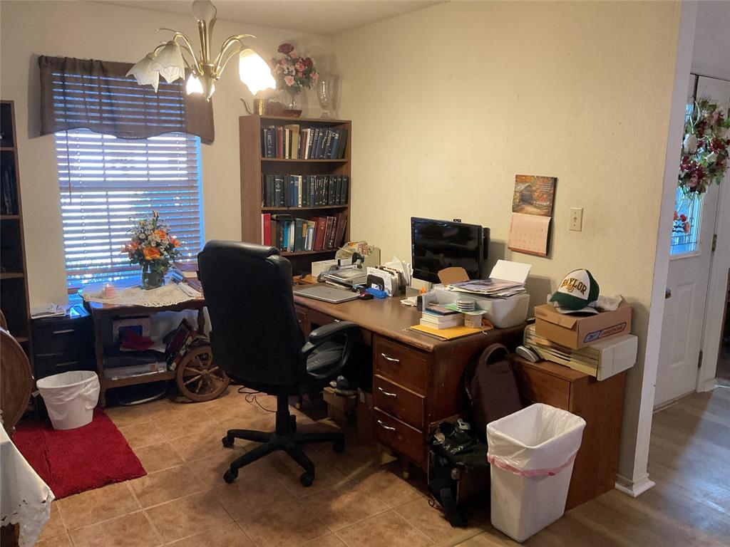 101 EdgeForest Drive, Elm Mott, TX 76640