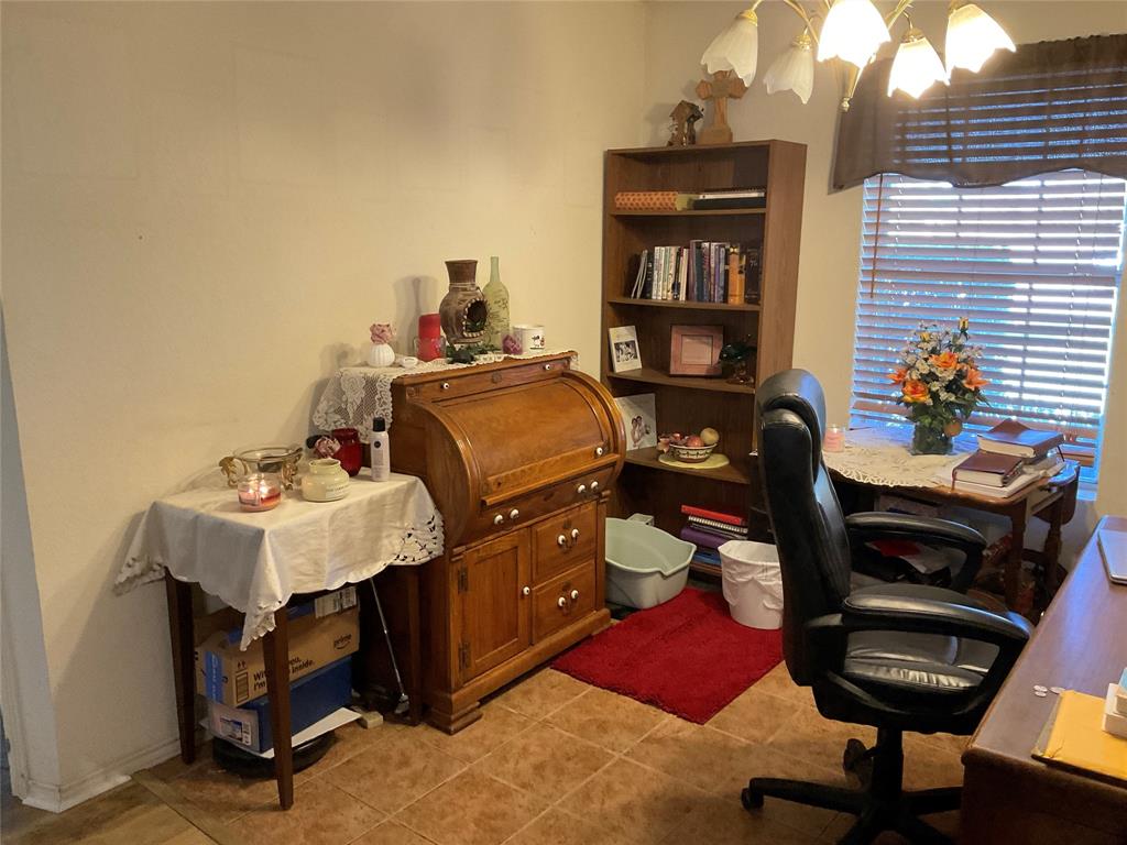 101 EdgeForest Drive, Elm Mott, TX 76640