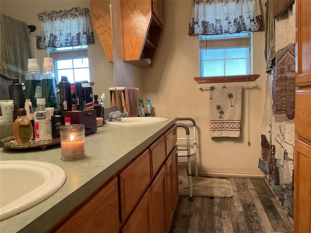 101 EdgeForest Drive, Elm Mott, TX 76640