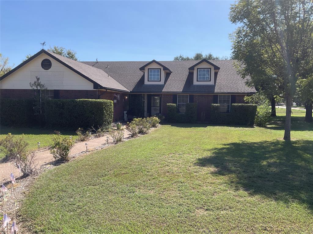 101 EdgeForest Drive, Elm Mott, TX 76640