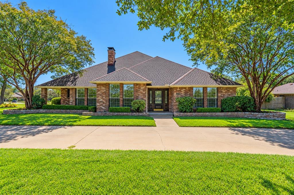 610 Shallow Creek Drive, Oak Leaf, TX 75154