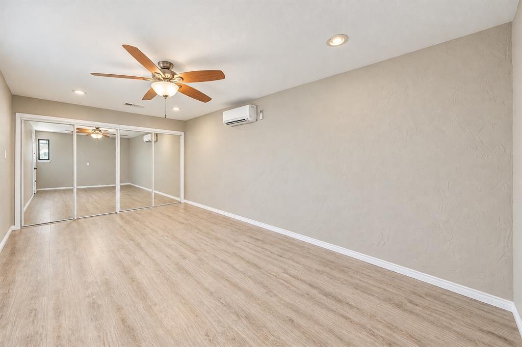 610 Shallow Creek Drive, Oak Leaf, TX 75154
