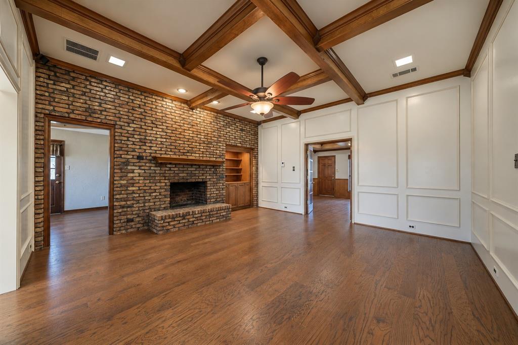 610 Shallow Creek Drive, Oak Leaf, TX 75154