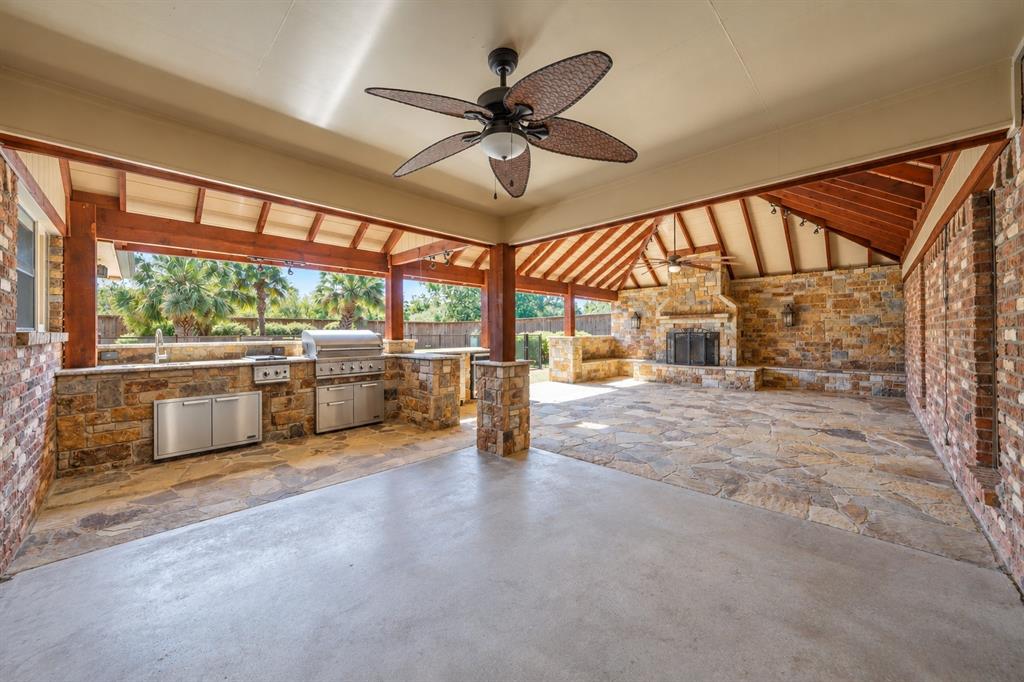 610 Shallow Creek Drive, Oak Leaf, TX 75154