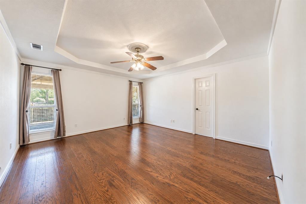 610 Shallow Creek Drive, Oak Leaf, TX 75154