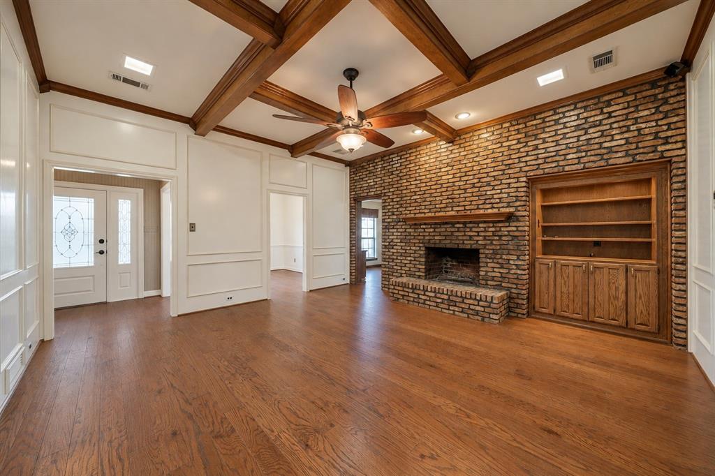 610 Shallow Creek Drive, Oak Leaf, TX 75154
