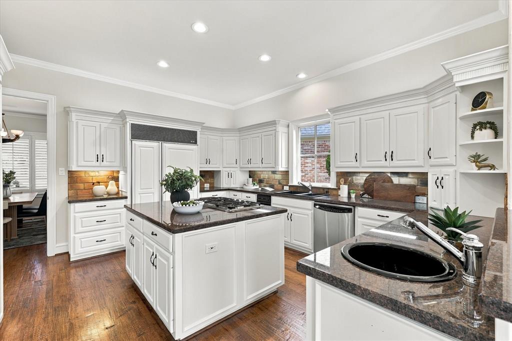 2104 Sutton Place, Plano, TX 75093