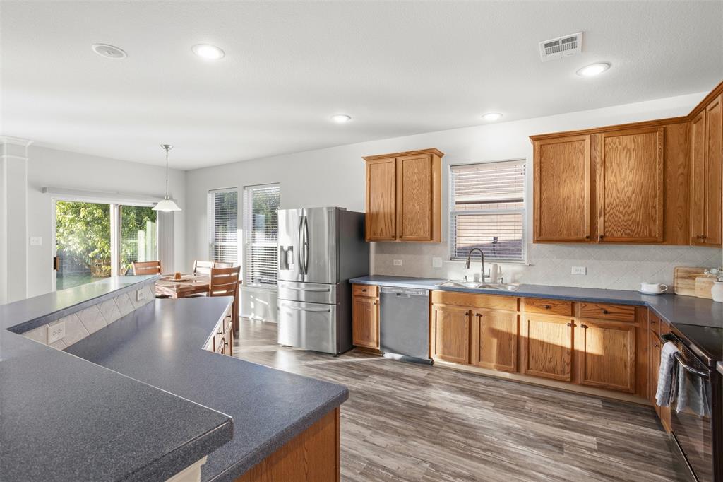 Spacious kitchen