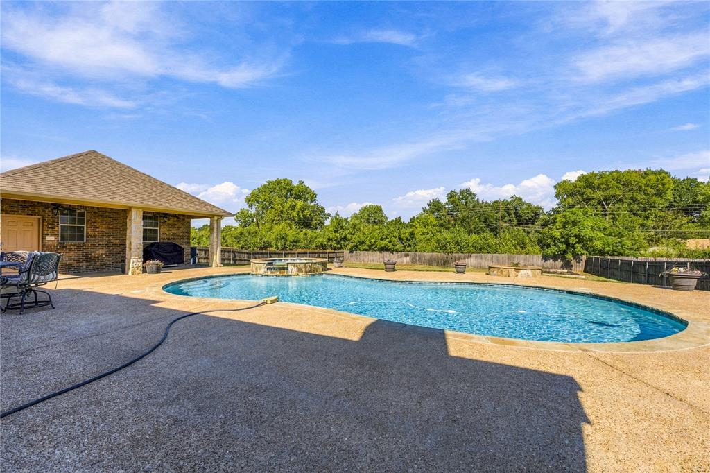 545 Hunton Lane, Robinson, TX 76706
