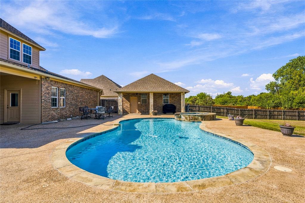 545 Hunton Lane, Robinson, TX 76706