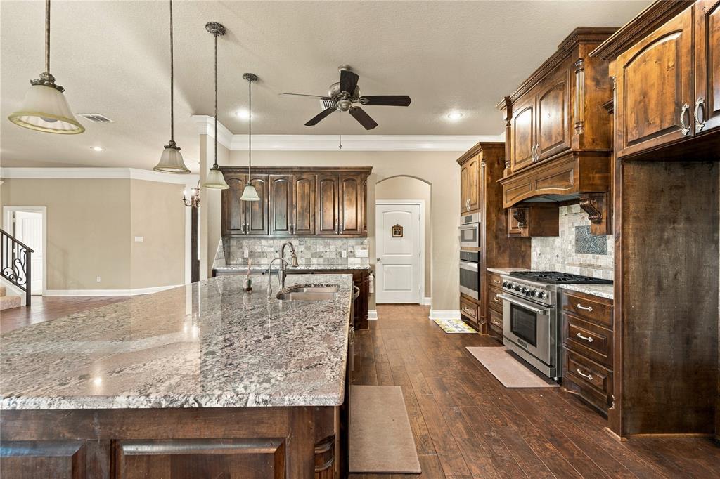 545 Hunton Lane, Robinson, TX 76706