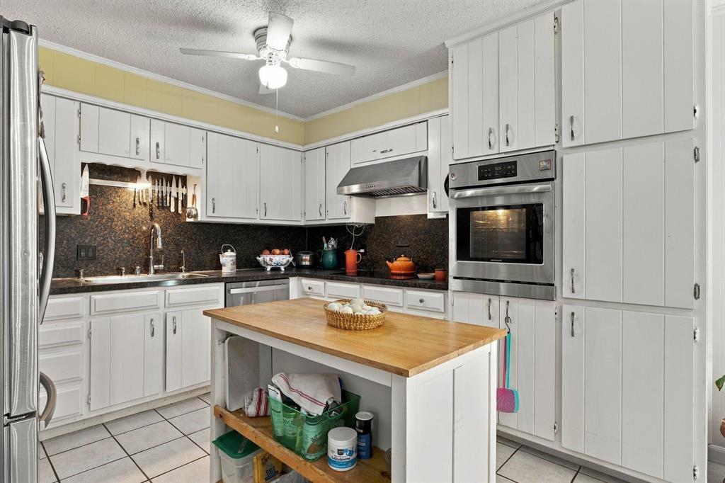 1300 Oak Country, Weatherford, TX 76085