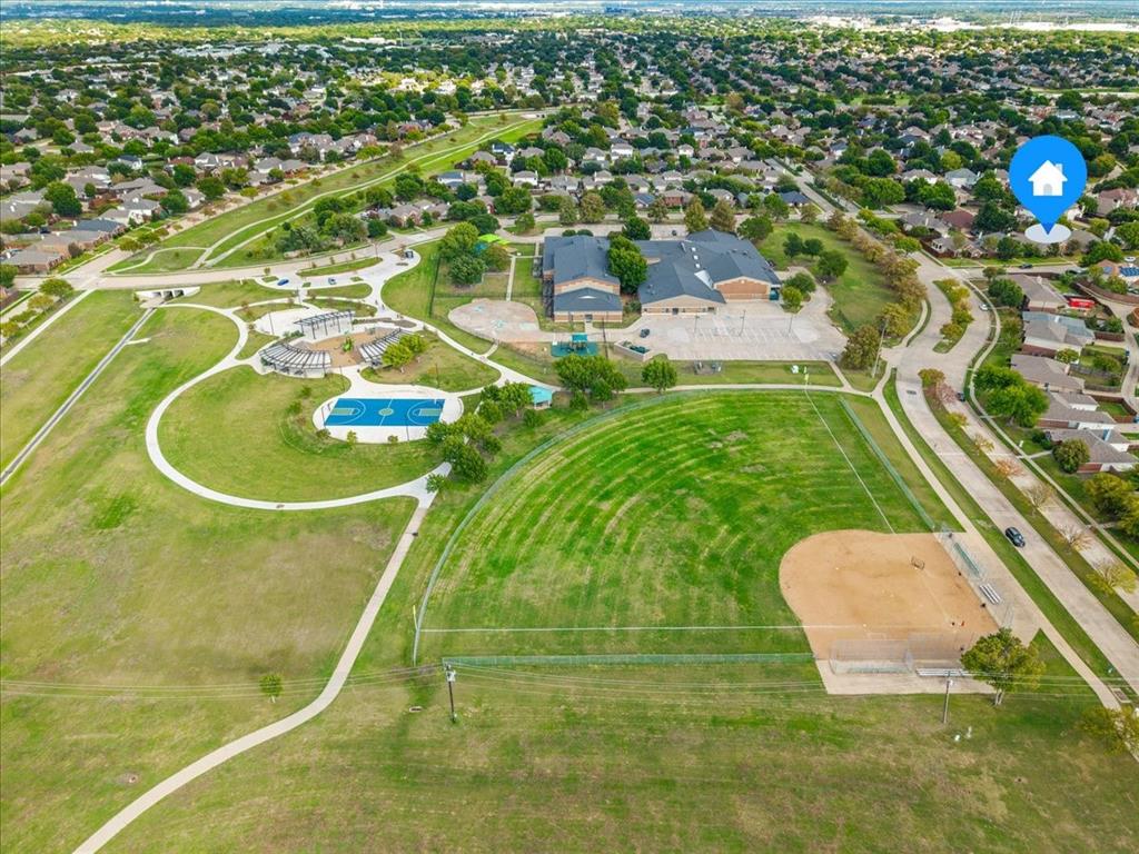 Home is in the far top right corner  - this is school park and athletic fields