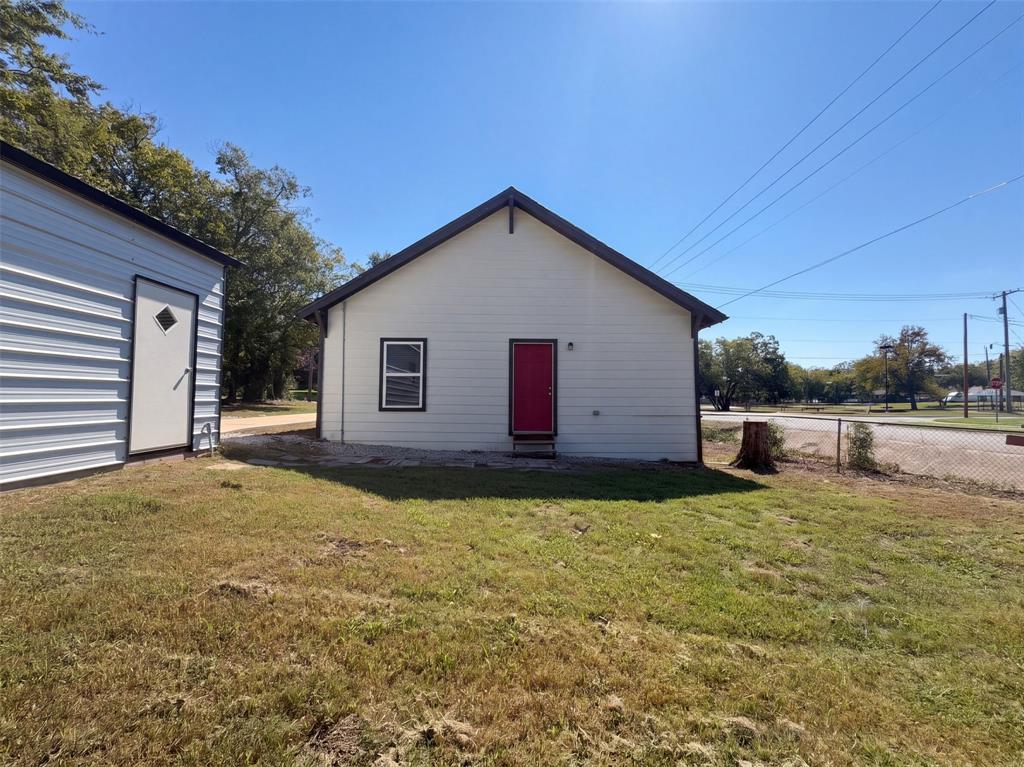 1425 E Cherry Street, Sherman, TX 75090