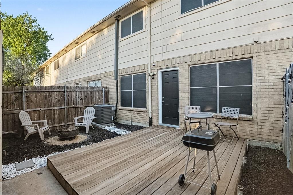 48 E Mountain Creek Court, Grand Prairie, TX 75052
