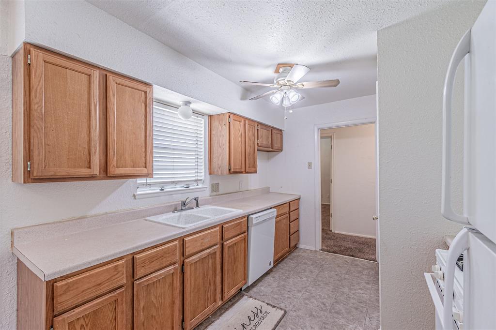 2529 Albemarle Drive, Farmers Branch, TX 75234