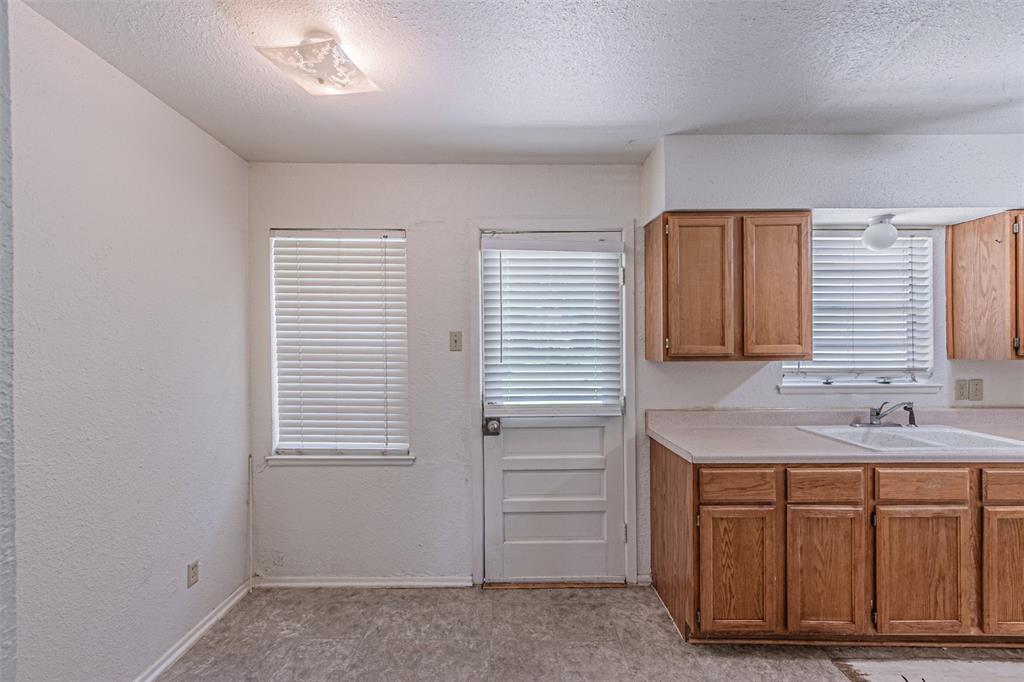 2529 Albemarle Drive, Farmers Branch, TX 75234