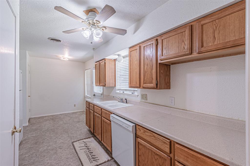 2529 Albemarle Drive, Farmers Branch, TX 75234