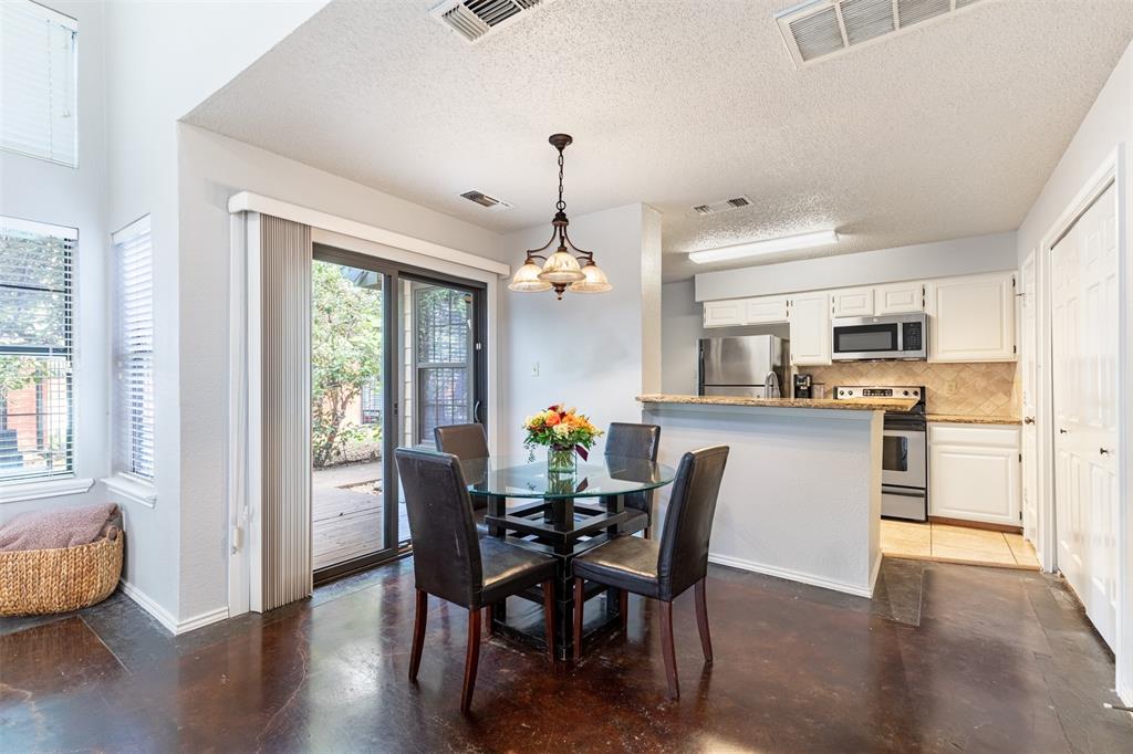 Open Kitchen and breakfast area with access to the patio.