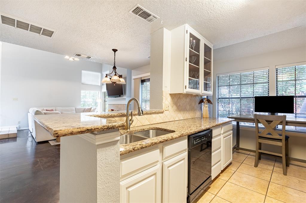 422 Santa Fe Trail, #11, Irving, TX 75063