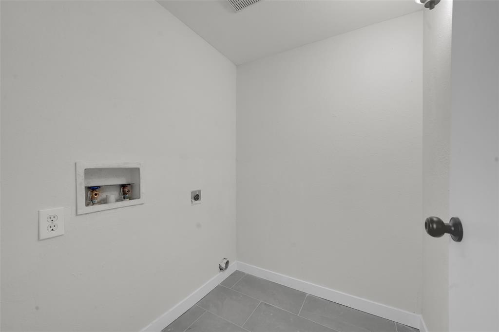3213 Round Rock Circle, Garland, TX 75044