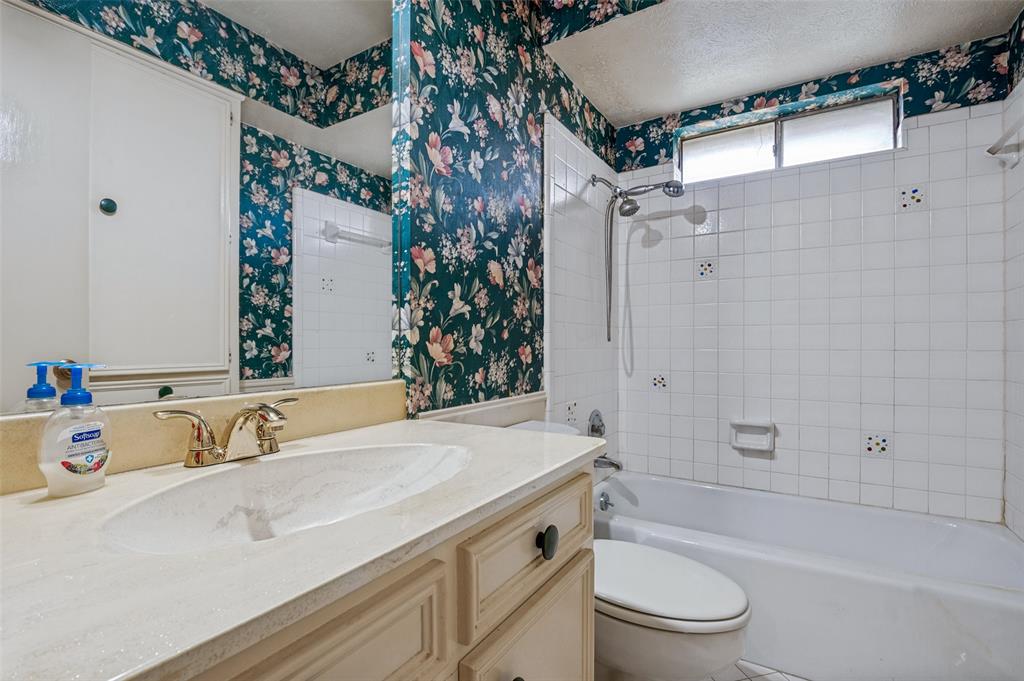 Secondary bathroom