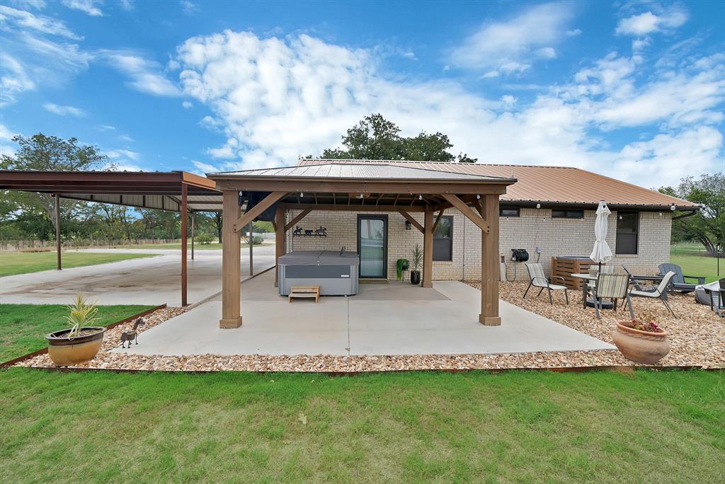 146 Private Road 1525, Bridgeport, TX 76426