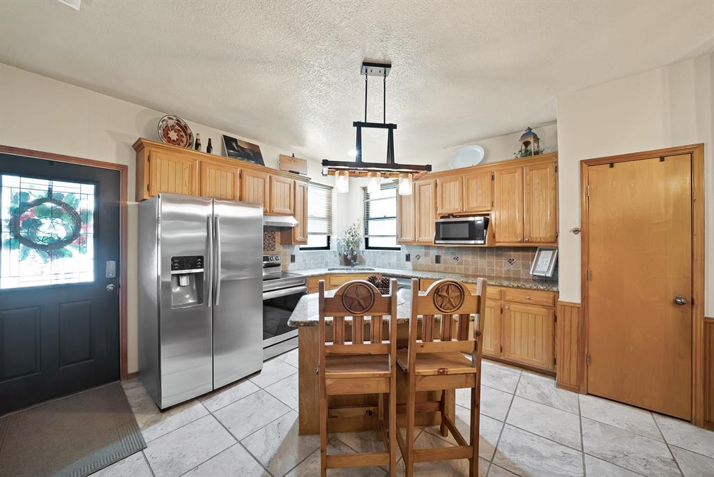 146 Private Road 1525, Bridgeport, TX 76426