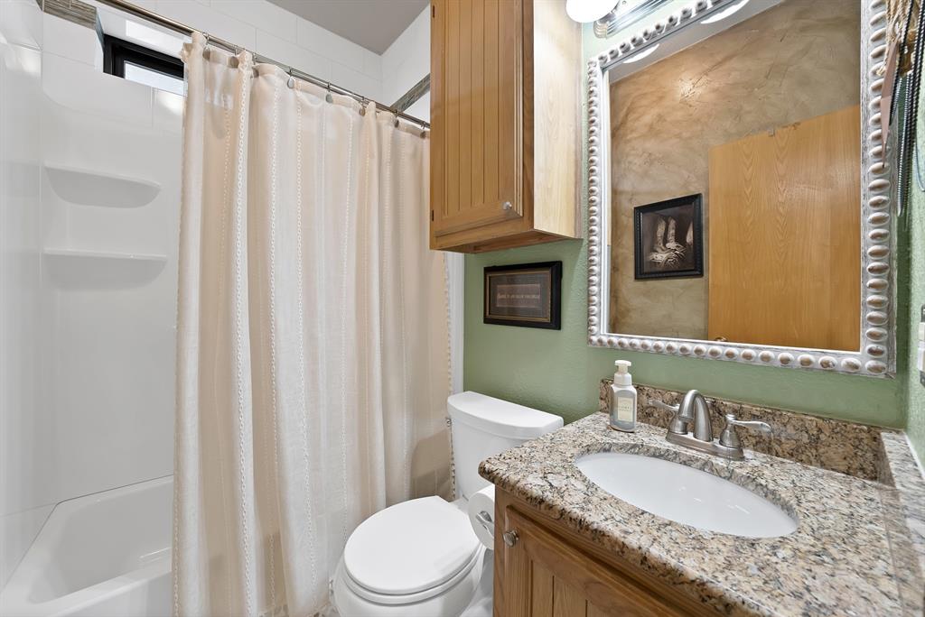 146 Private Road 1525, Bridgeport, TX 76426