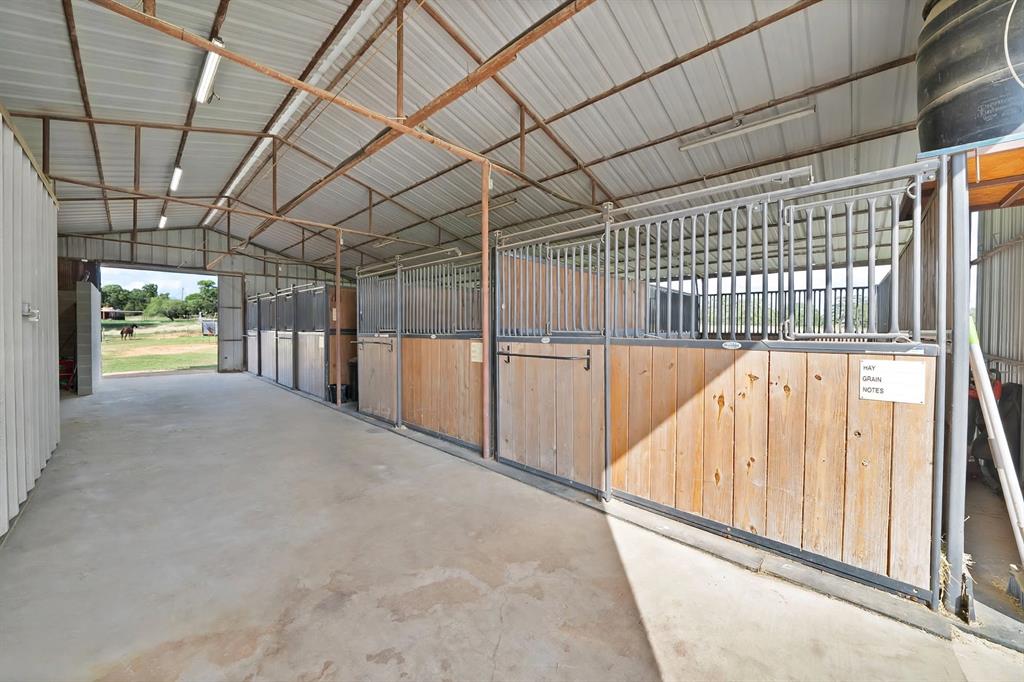 146 Private Road 1525, Bridgeport, TX 76426