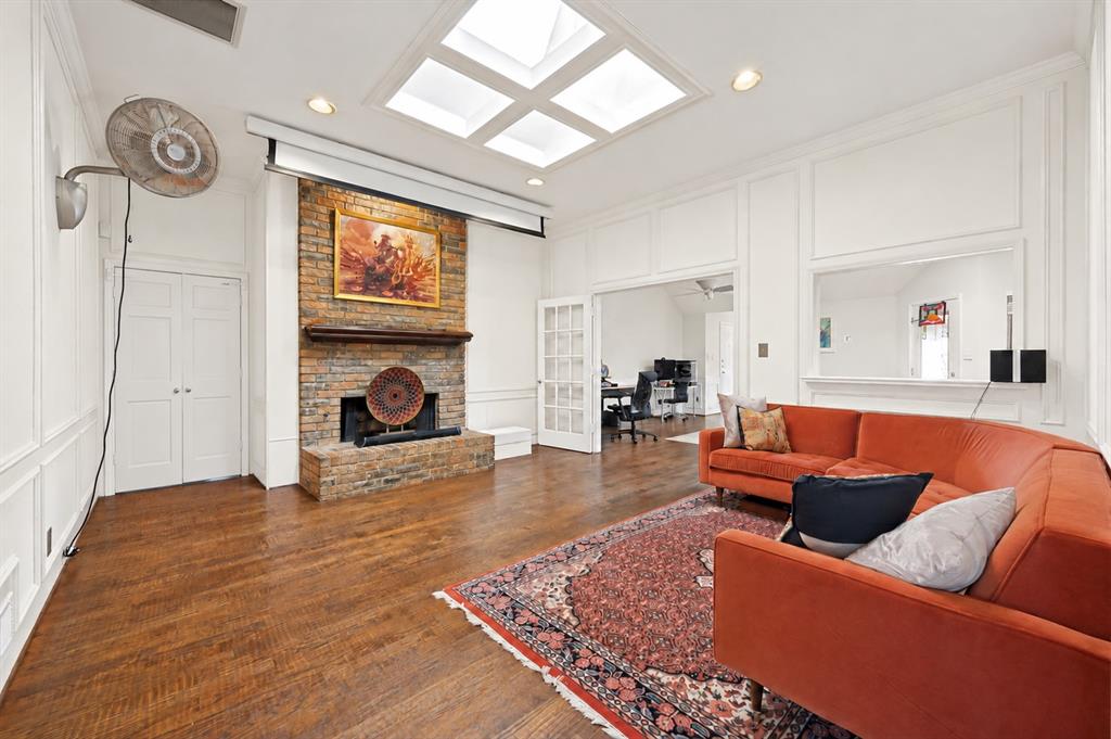 Virtual renovation: Wall colors digitally altered