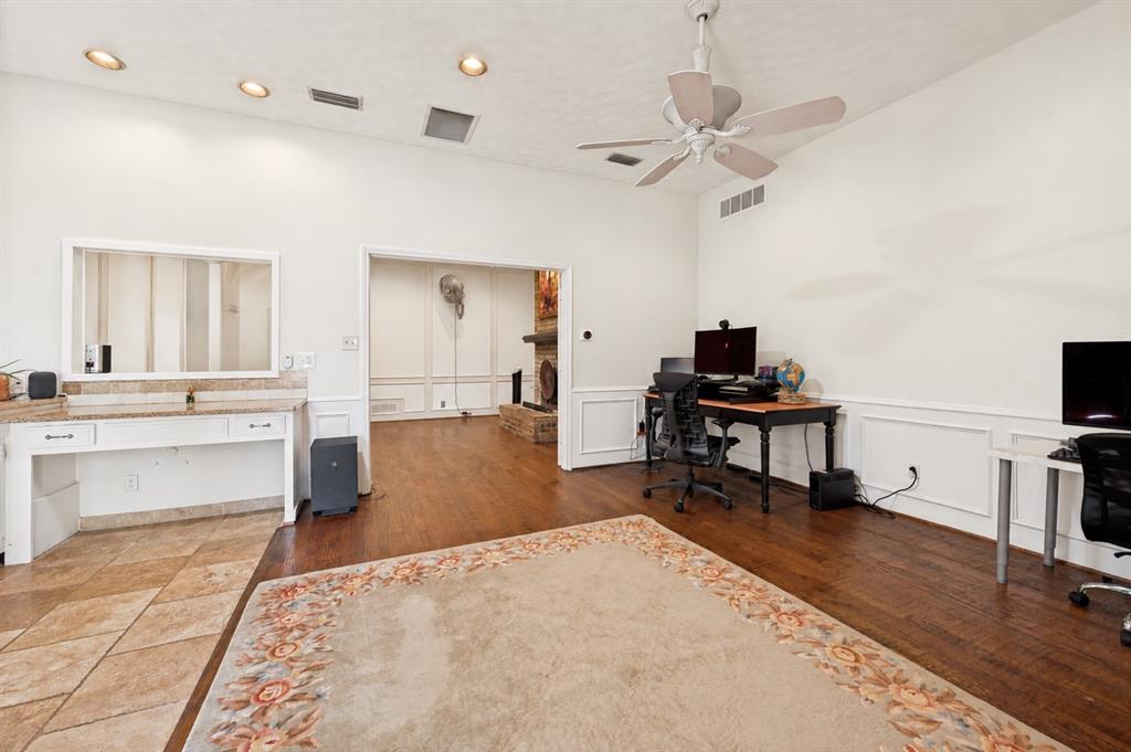 Virtual renovation: Wall colors digitally altered