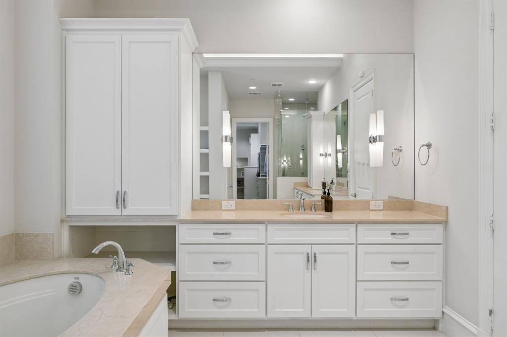 917 Lake Carillon Lane, Southlake, TX 76092