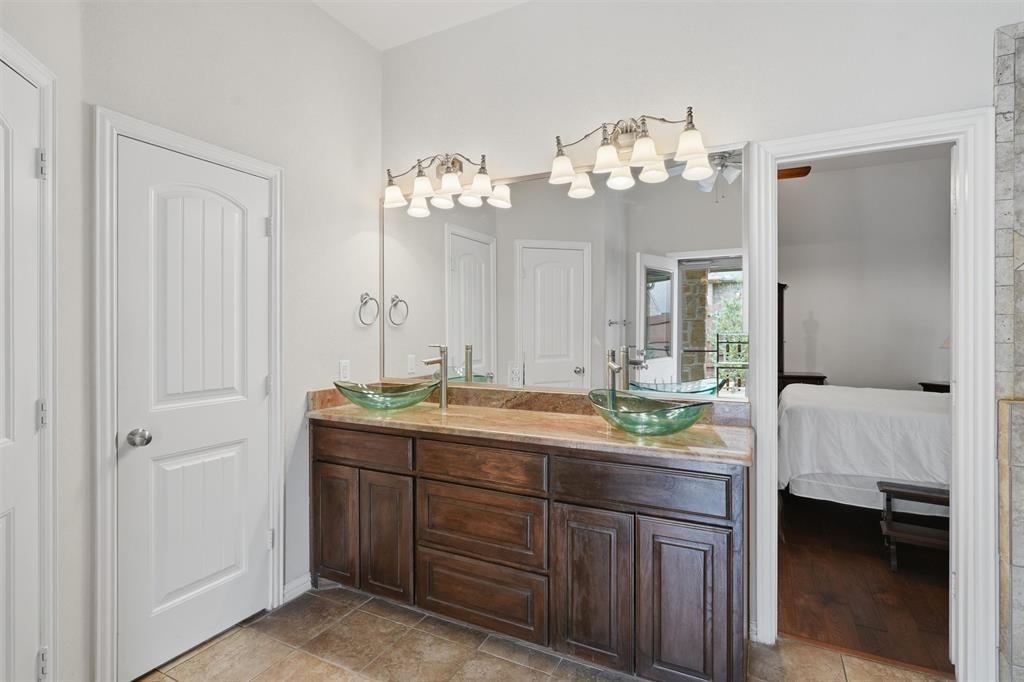 136 Castle Pines Drive, Willow Park, TX 76008