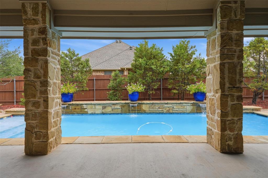 136 Castle Pines Drive, Willow Park, TX 76008