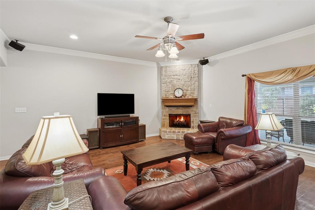 136 Castle Pines Drive, Willow Park, TX 76008