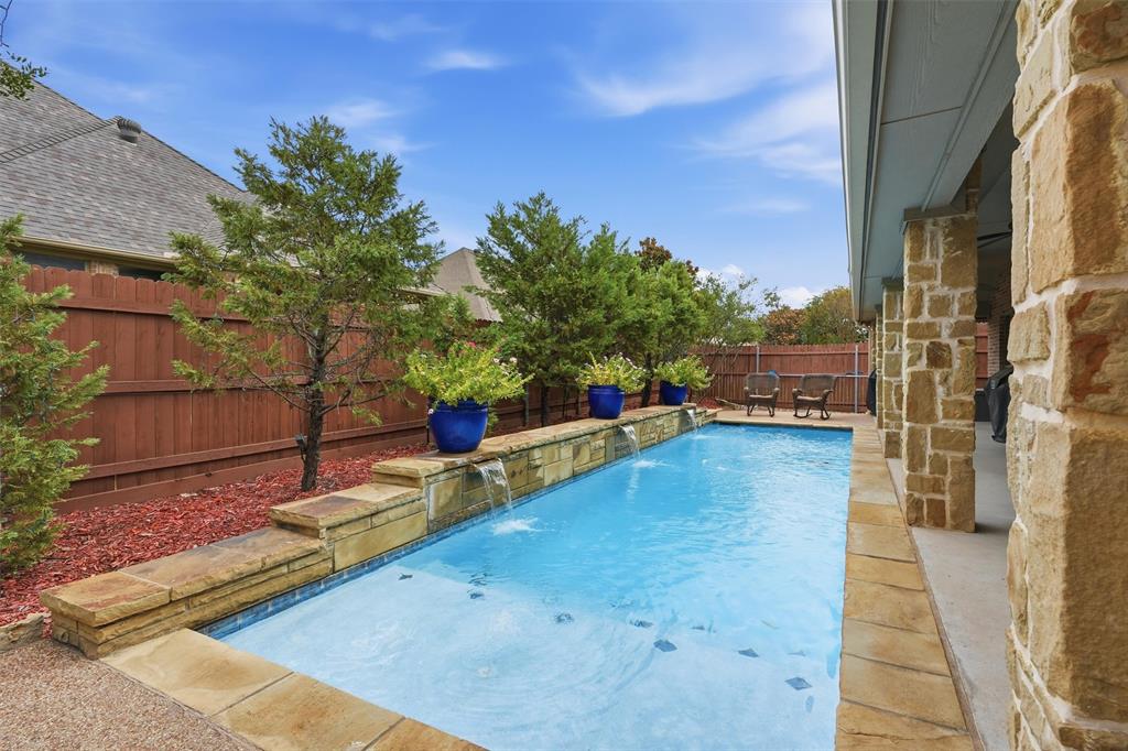136 Castle Pines Drive, Willow Park, TX 76008