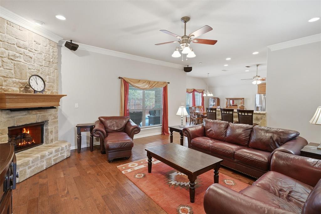 136 Castle Pines Drive, Willow Park, TX 76008