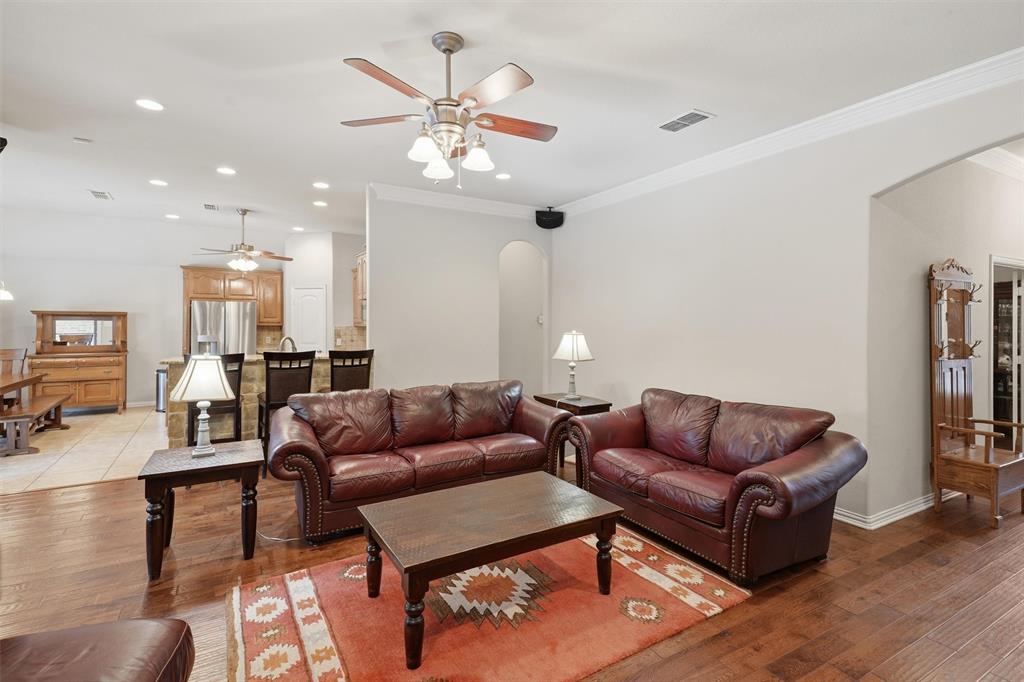 136 Castle Pines Drive, Willow Park, TX 76008
