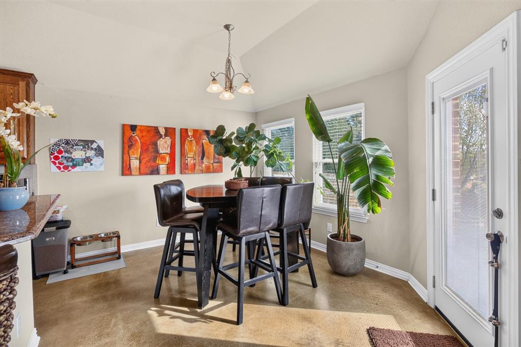 700 Edgewood Drive, DeSoto, TX 75115