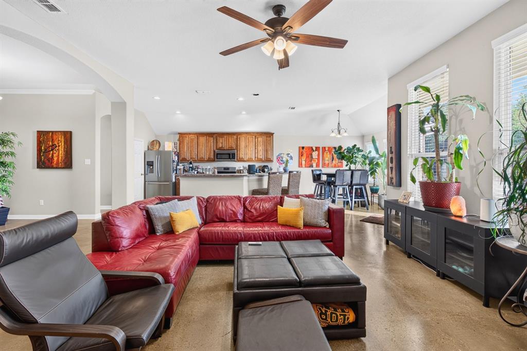 700 Edgewood Drive, DeSoto, TX 75115