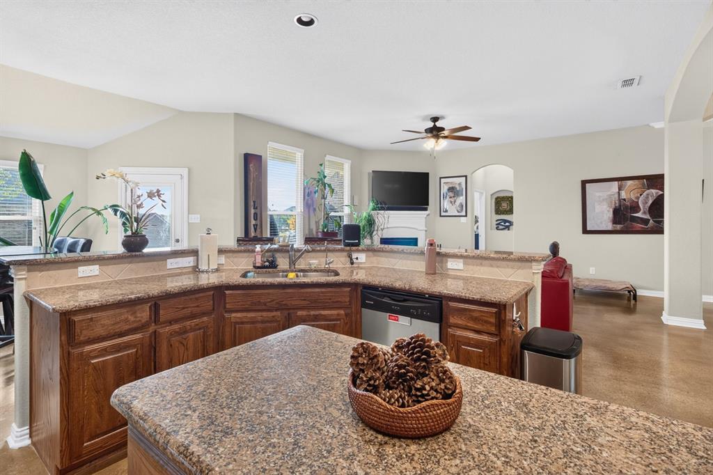 700 Edgewood Drive, DeSoto, TX 75115