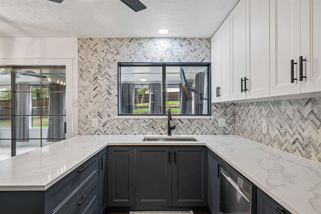 180 N Woodland Trail, Double Oak, TX 75077