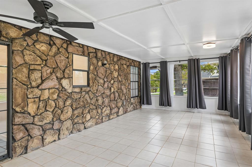 180 N Woodland Trail, Double Oak, TX 75077