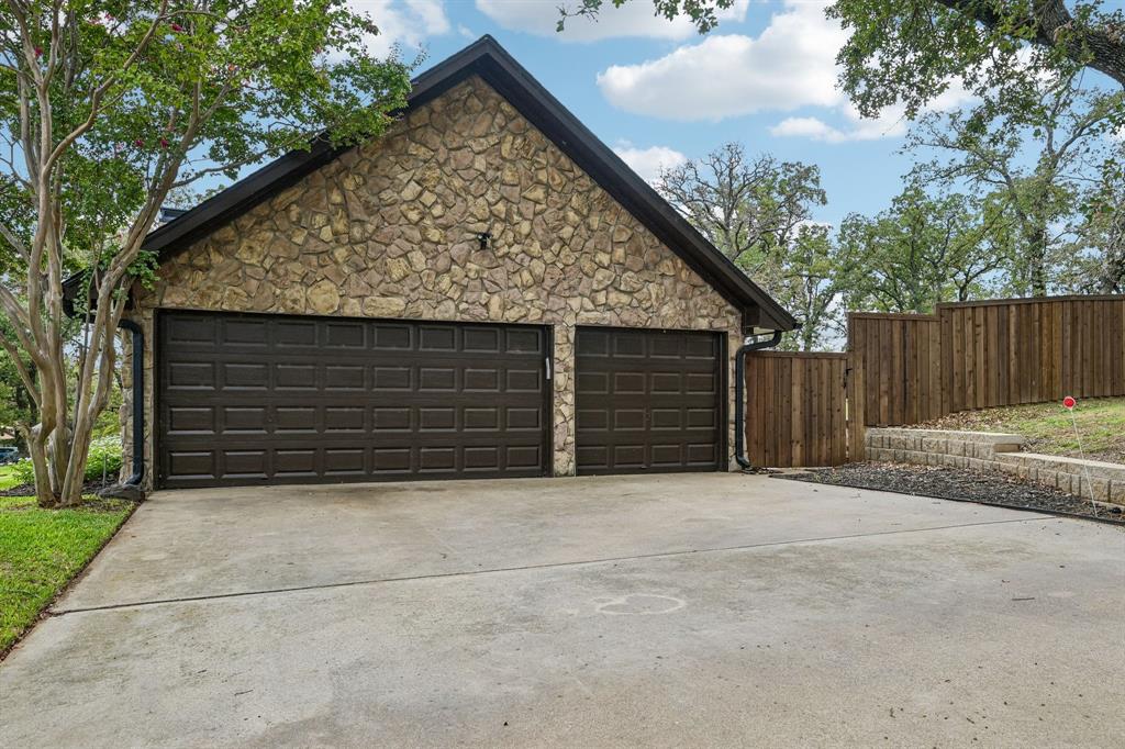 180 N Woodland Trail, Double Oak, TX 75077