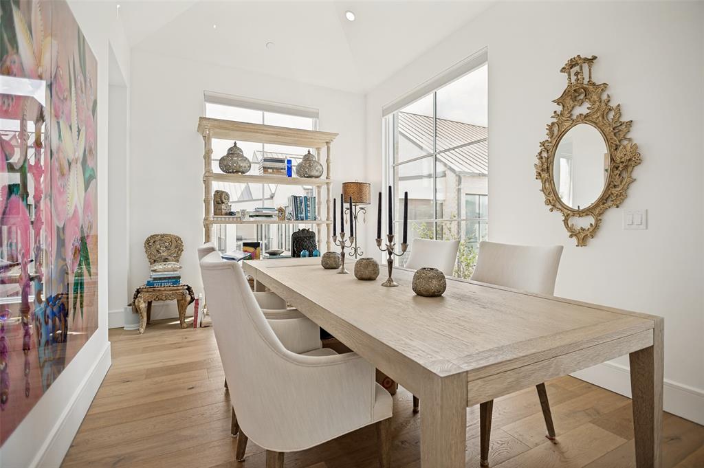 Formal dining for effortless entertaining