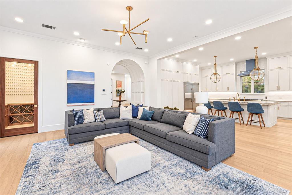6516 Sondra Drive, Dallas, TX 75214