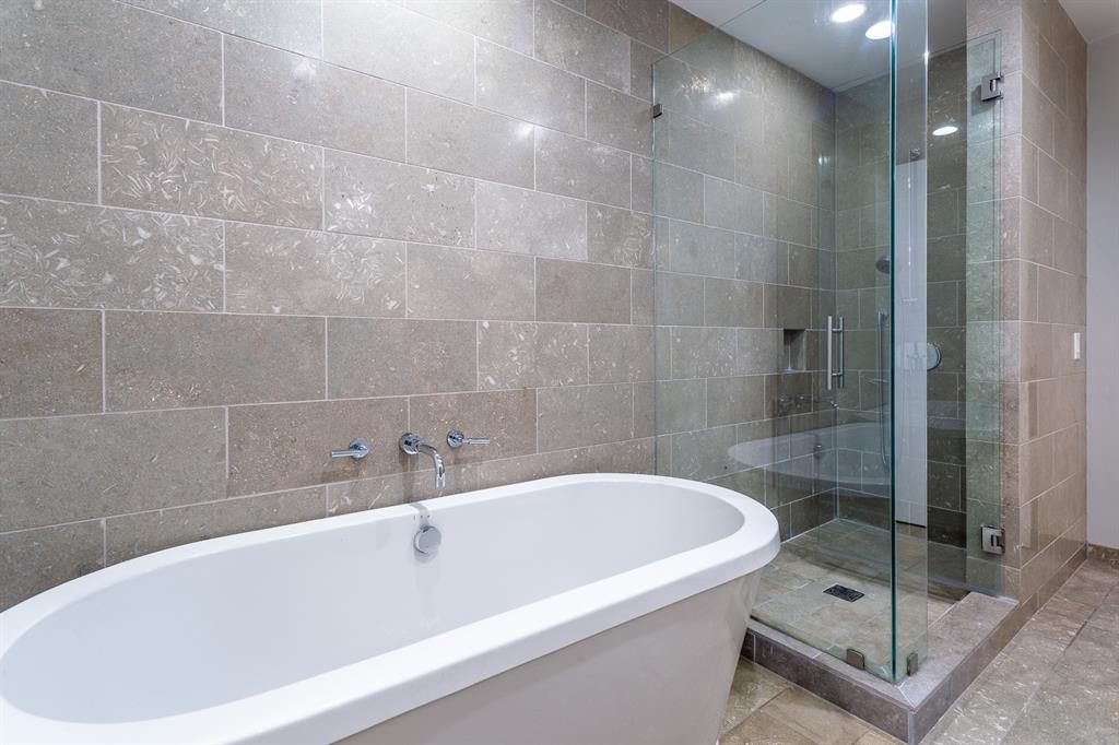 Free-standing soaking tub.