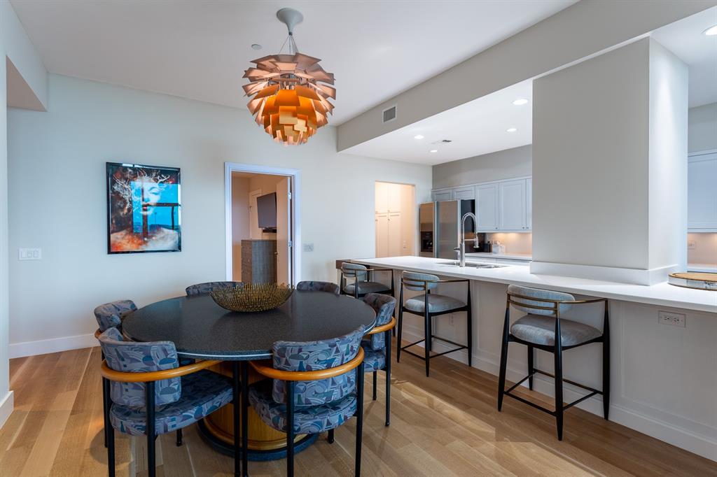 Dining overlooks Breakfast Bar.
